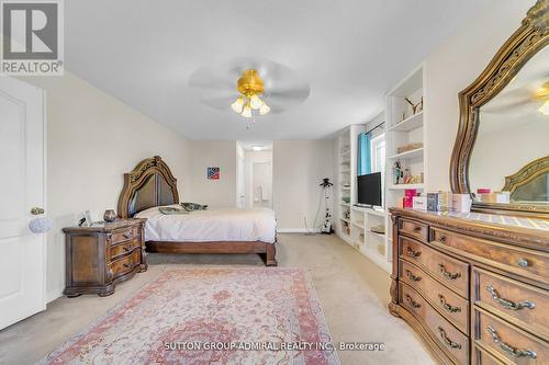 70 Blackforest Drive, Richmond Hill, ON - Indoor Photo Showing Bedroom