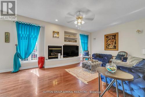 70 Blackforest Drive, Richmond Hill, ON - Indoor Photo Showing Living Room With Fireplace