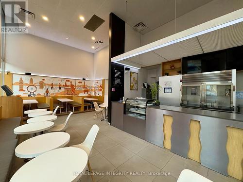 290 Bank Street, Ottawa, ON 