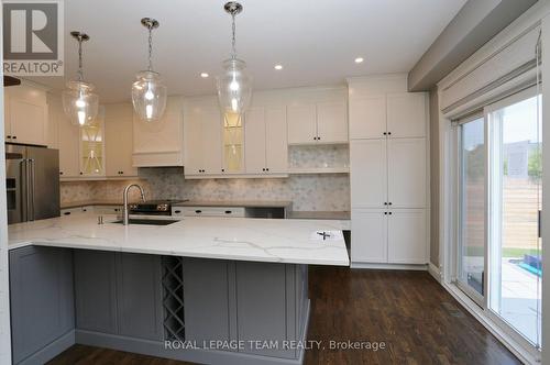 78 Friendly Crescent, Ottawa, ON - Indoor Photo Showing Kitchen With Upgraded Kitchen