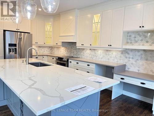 78 Friendly Crescent, Ottawa, ON - Indoor Photo Showing Kitchen With Upgraded Kitchen