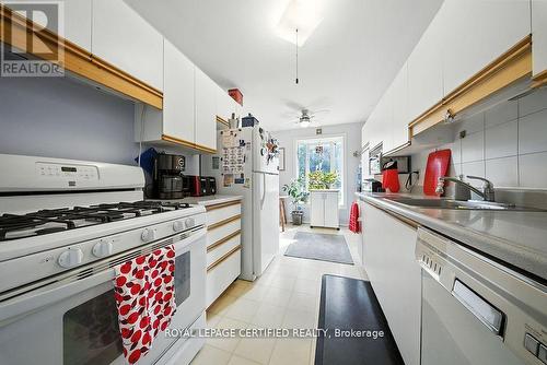 386 Handley Crescent, Newmarket, ON - Indoor Photo Showing Kitchen