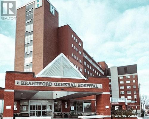 12 - 660 Colborne Street, Brantford, ON - Outdoor