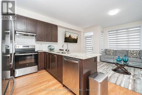 10 Conboy Drive, Erin, ON - Indoor Photo Showing Kitchen