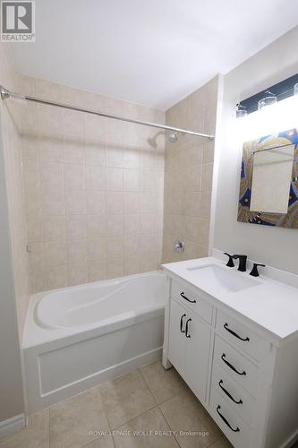 302 - 2 Colonial Drive, Guelph, ON - Indoor Photo Showing Bathroom