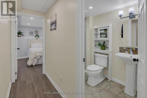 11 Jefferson Court W, Welland, ON - Indoor Photo Showing Bathroom
