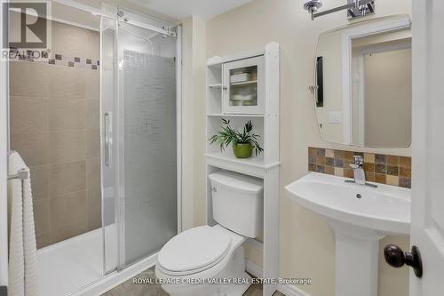 11 Jefferson Court W, Welland, ON - Indoor Photo Showing Bathroom