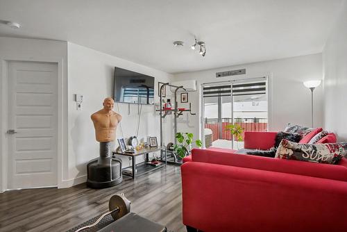Salon - 2-772 Rue De La Volière, Granby, QC - Indoor Photo Showing Living Room