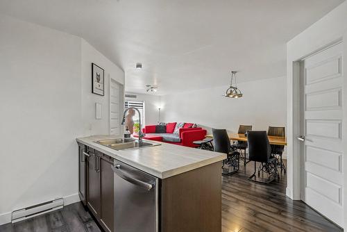 Cuisine - 2-772 Rue De La Volière, Granby, QC - Indoor Photo Showing Kitchen With Double Sink