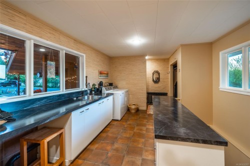 410 17Th Ave, Sointula, BC 