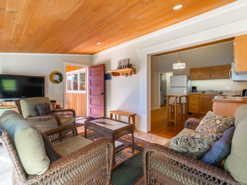 410 17Th Ave, Sointula, BC 