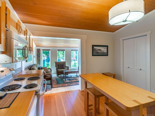 410 17Th Ave, Sointula, BC 