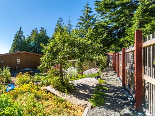 410 17Th Ave, Sointula, BC 