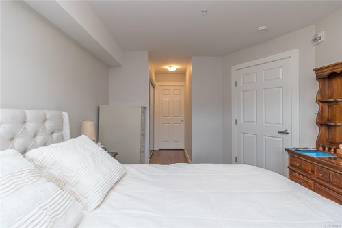 606-917 Avrill Rd, Langford, BC - Indoor Photo Showing Bedroom