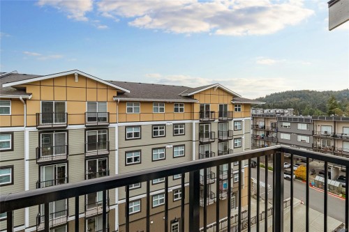 606-917 Avrill Rd, Langford, BC - Outdoor