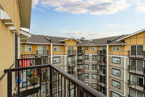 606-917 Avrill Rd, Langford, BC - Outdoor