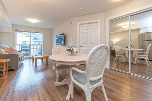 606-917 Avrill Rd, Langford, BC - Indoor