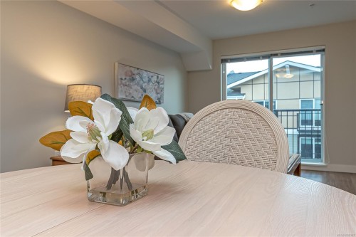 606-917 Avrill Rd, Langford, BC - Indoor