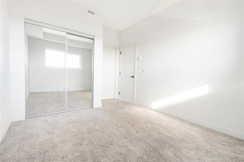 301-2469 Gateway Rd, Langford, BC - Indoor Photo Showing Other Room