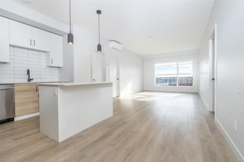 301-2469 Gateway Rd, Langford, BC - Indoor Photo Showing Kitchen