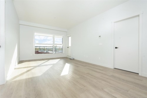 301-2469 Gateway Rd, Langford, BC - Indoor Photo Showing Other Room
