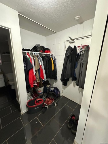 5109-999 Bowen Rd, Nanaimo, BC - Indoor With Storage