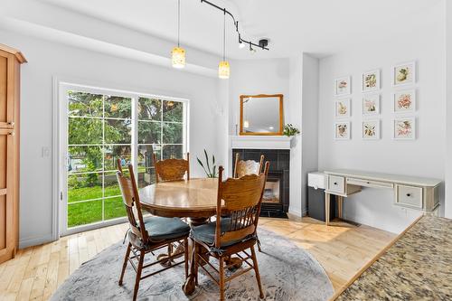 124-456 Mcphee Street, Kelowna, BC - Indoor Photo Showing Dining Room