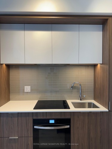 1601-395 Square One Drive, Mississauga, ON - Indoor Photo Showing Kitchen