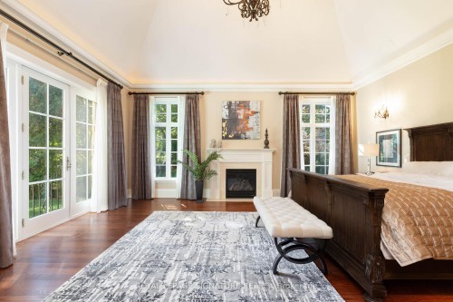 1161 Tecumseh Park Drive, Mississauga, ON - Indoor Photo Showing Living Room With Fireplace