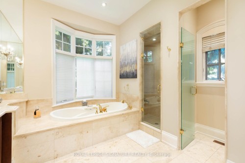 1161 Tecumseh Park Drive, Mississauga, ON - Indoor Photo Showing Bathroom