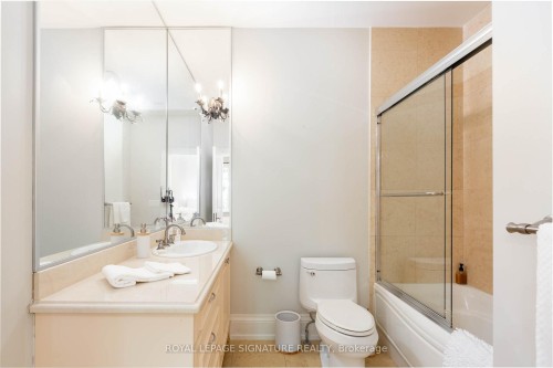 1161 Tecumseh Park Drive, Mississauga, ON - Indoor Photo Showing Bathroom