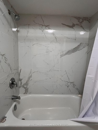 51-6880 Meadowvale Town Centre Circle, Mississauga, ON - Indoor Photo Showing Bathroom