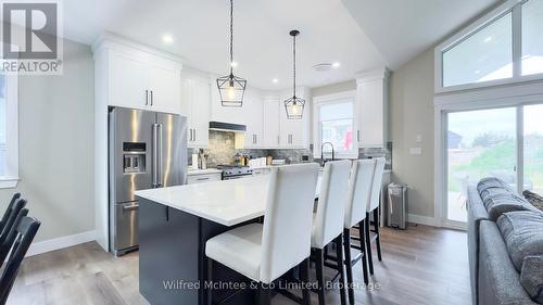 217 Irishwood Lane, Brockton, ON - Indoor