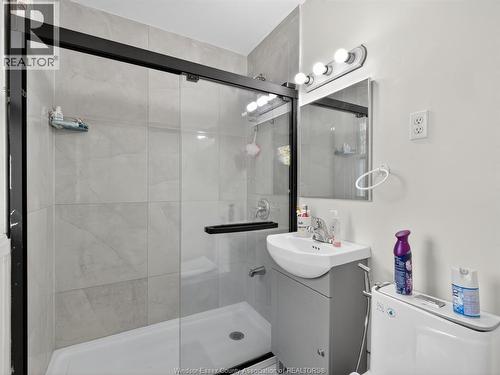 1214 Rankin Avenue, Windsor, ON - Indoor Photo Showing Bathroom