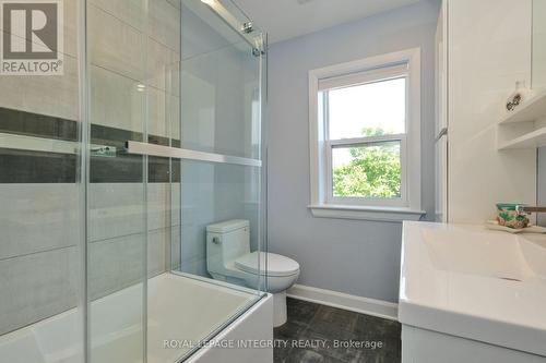 Bathroom - 93 Hamilton Avenue N, Ottawa, ON - Indoor Photo Showing Bathroom