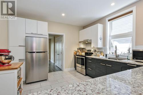 Kitchen - 93 Hamilton Avenue N, Ottawa, ON - Indoor Photo Showing Kitchen