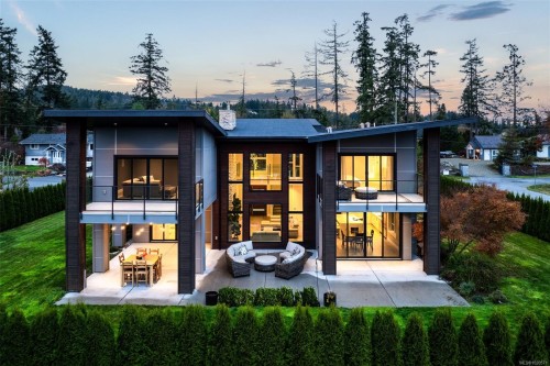 1857 Mcmicken Rd, North Saanich, BC 