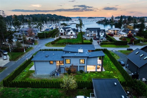 1857 Mcmicken Rd, North Saanich, BC 