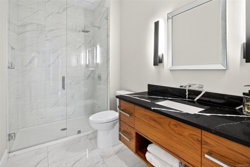 1857 Mcmicken Rd, North Saanich, BC 