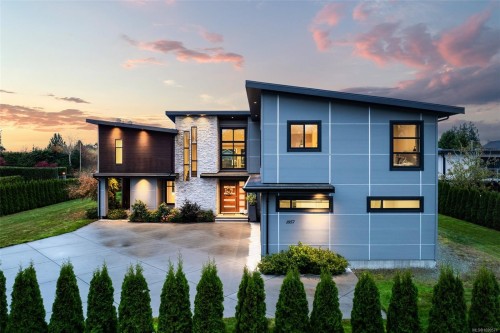 1857 Mcmicken Rd, North Saanich, BC 