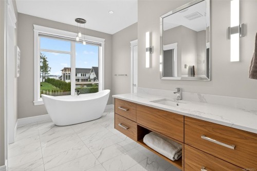 1857 Mcmicken Rd, North Saanich, BC 