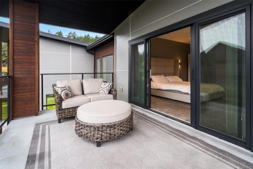 1857 Mcmicken Rd, North Saanich, BC 