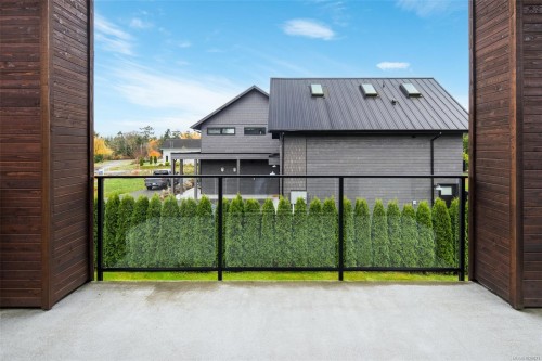 1857 Mcmicken Rd, North Saanich, BC 