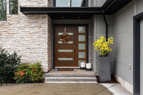 1857 Mcmicken Rd, North Saanich, BC 