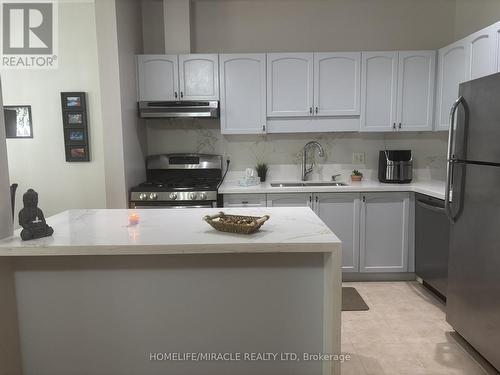 17 - 7385 Magistrate Terrace, Mississauga, ON - Indoor Photo Showing Kitchen