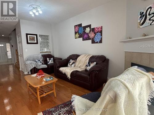 17 - 7385 Magistrate Terrace, Mississauga, ON - Indoor Photo Showing Living Room