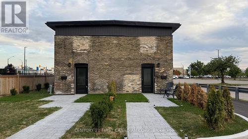 Unit 4 - 857 Dundas Street, London East (East L), ON - Outdoor