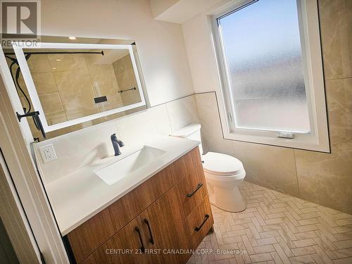 Unit 4 - 857 Dundas Street, London East (East L), ON - Indoor Photo Showing Bathroom