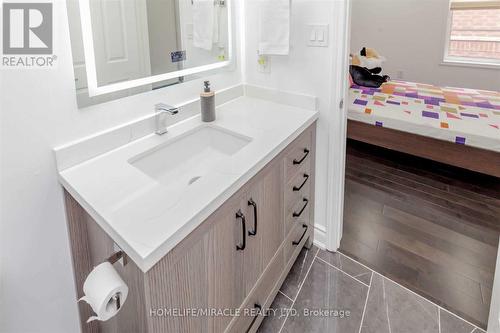 30 - 92 Baycliffe Crescent, Brampton, ON - Indoor Photo Showing Bathroom