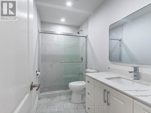 7738 Kittridge Drive, Mississauga, ON - Indoor Photo Showing Bathroom
